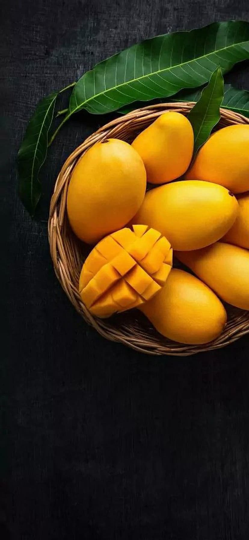 MANGO 100%background image